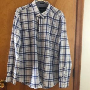 Blue and white cotton shirt. Athletic fit